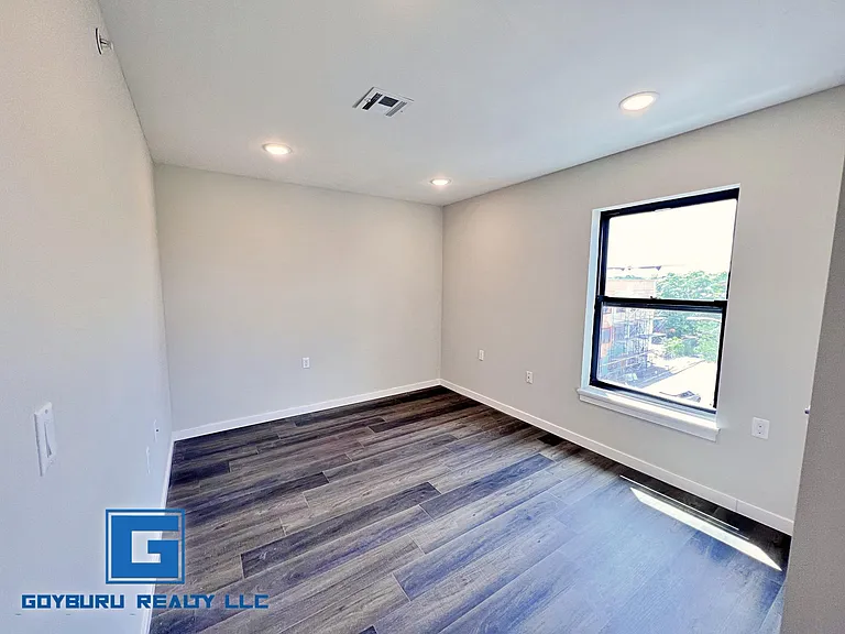 53 Carroll St #201-204 — Photo 5