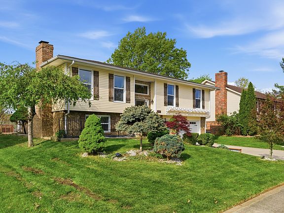 2nd image of 2912 Easthills Dr