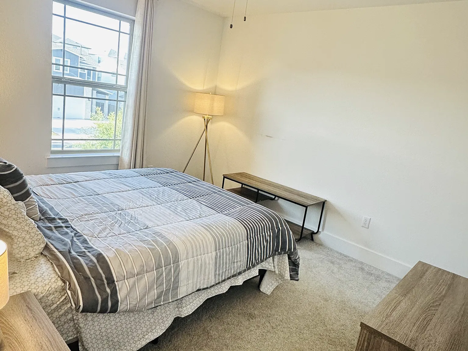 1 bed, 2104 sqft, $1,075 — Photo 2