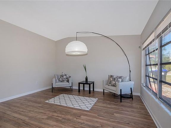 3rd image of 2108 Kingsland Ave
