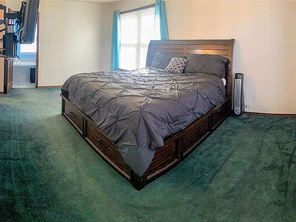 2nd image of 13 Saint Michael Ct
