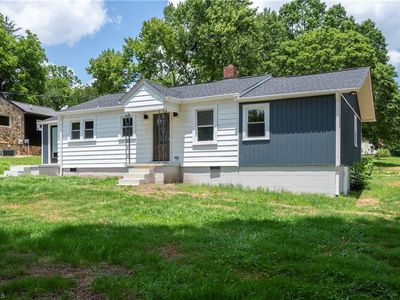 3140 S Stratford Rd, Winston Salem, NC, 27103