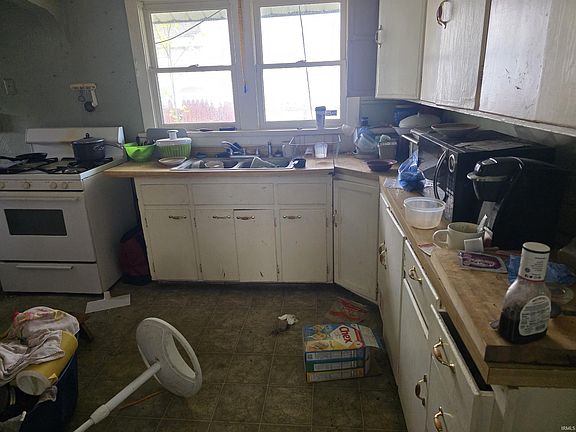 3rd image of 1414 E Bowman St