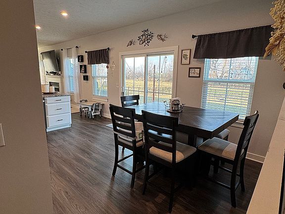 4th image of 3349 Stoneleigh Rd NE