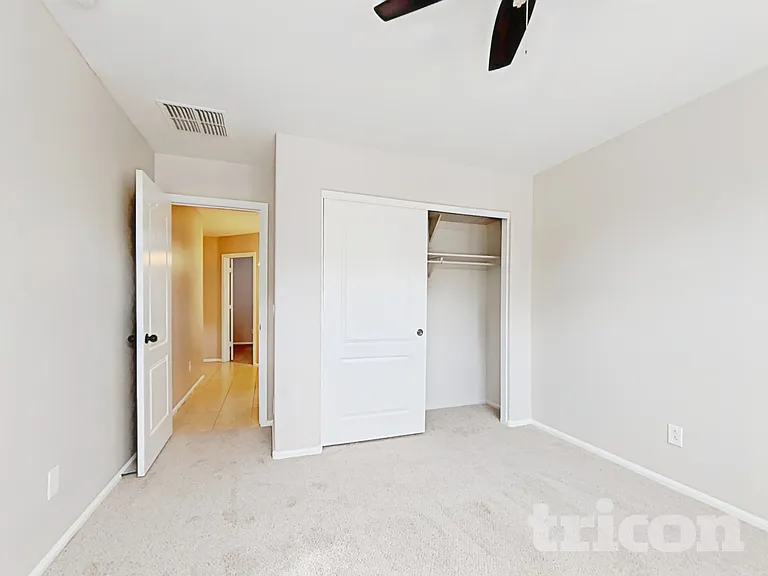 39964 W Sanders Way — Photo 9