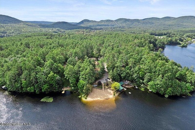 4th image of 15&17 Pine Road