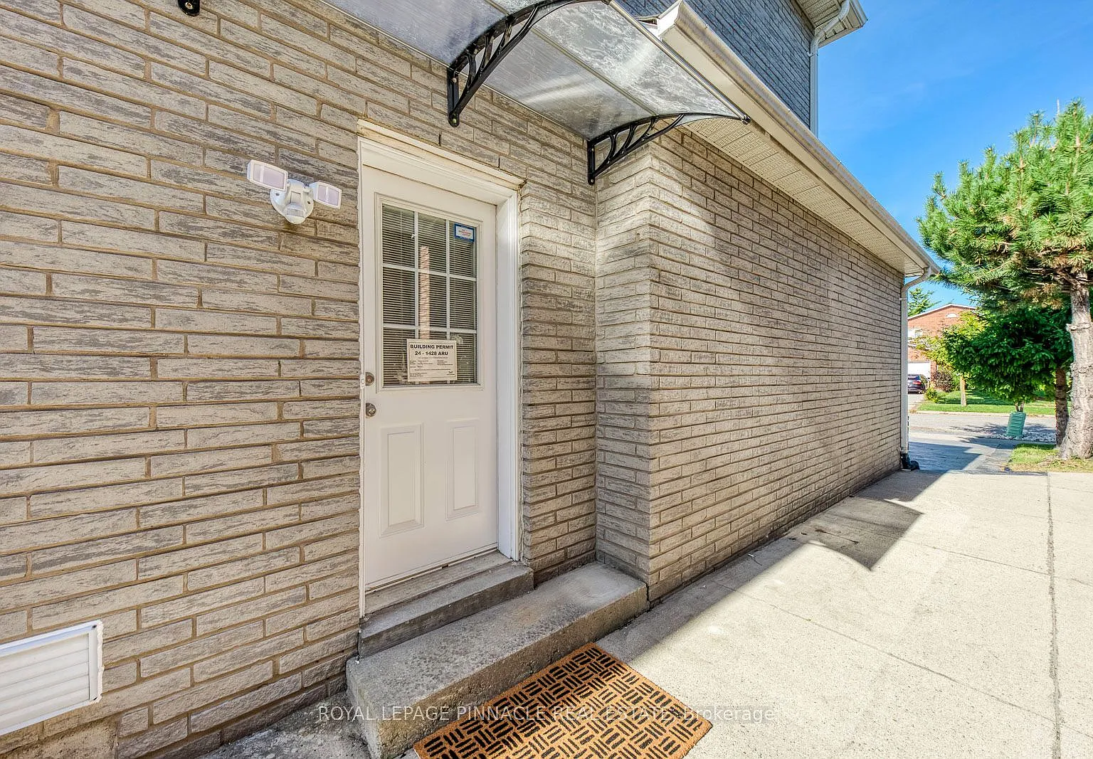 3 bed, $2,300 — Photo 3