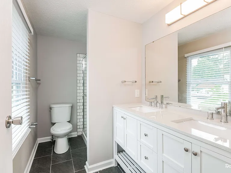 7776 Oakshot Ln — Photo 8