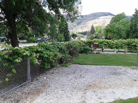 2nd image of 506 Golden St