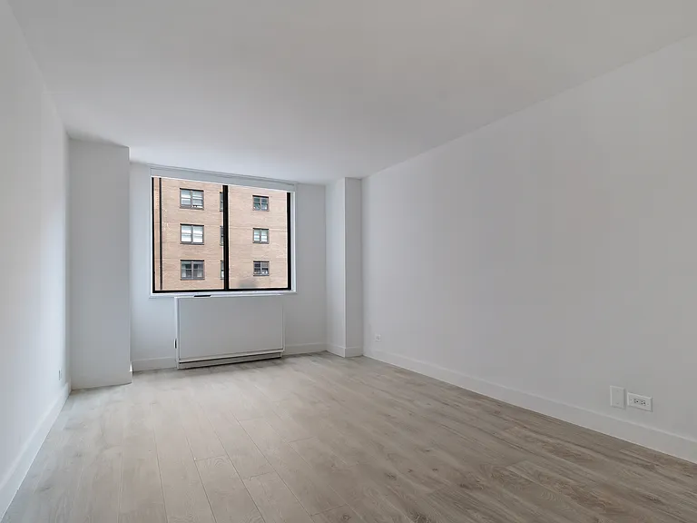 300 Mercer St #10B — Photo 5