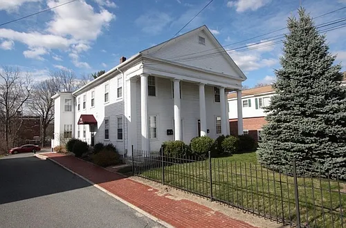 122 Elm St #D Photo 1
