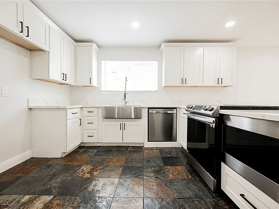 4th image of 4625 La Fonda Dr