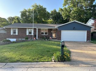 1516 Stonegate Manor Dr, Arnold, MO 63010