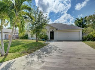 642 SE Starflower Ave, Port Saint Lucie, FL 34983