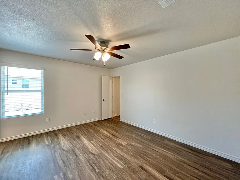 1802 Montell St — Photo 17