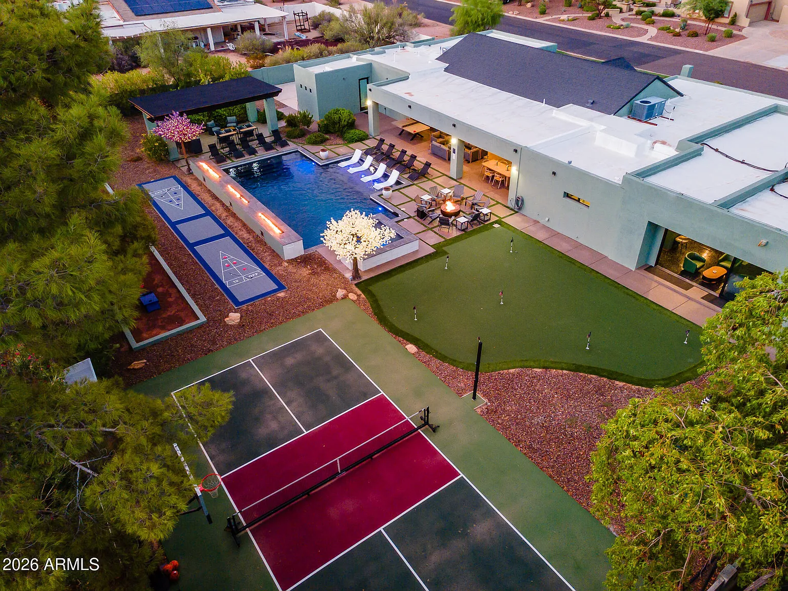 5 bed, 5.5 bath, 5503 sqft, $20,000 — Photo 1
