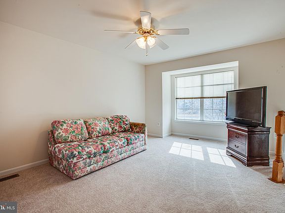 5th image of 106 Hastings Dr