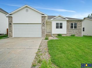 1529 Morton St, Lincoln, NE 68521