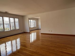 2463 2nd St, Fort Lee, NJ 07024