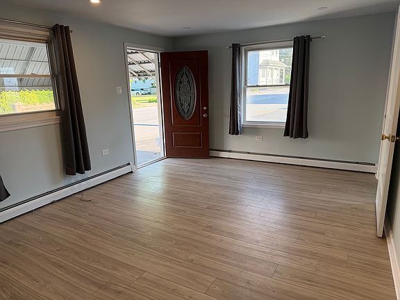 2nd image of 210 Ziegler St