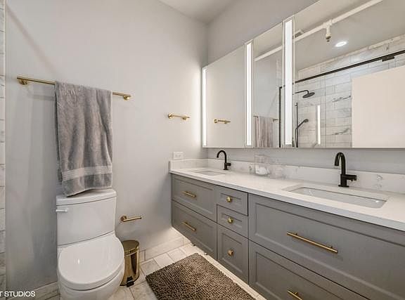 4th image of 616 W Fulton St APT 714
