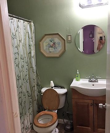 Full Bathroom