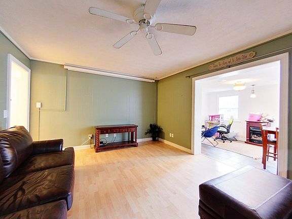 4th image of 132 Glenwood Dr