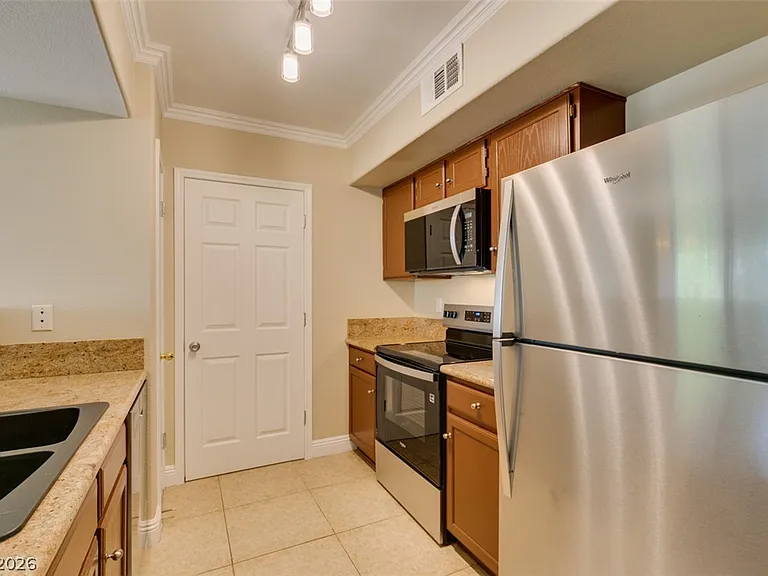 7255 W Sunset Rd #2067 — Photo 24