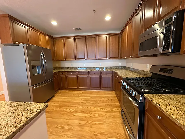 1501 Glenwood Station Ln #304 — Photo 9