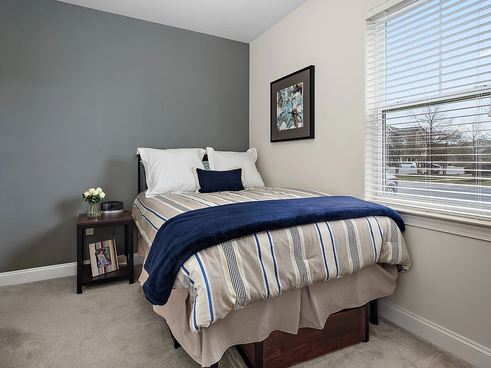 1st image of 1325 Treetop Dr #306