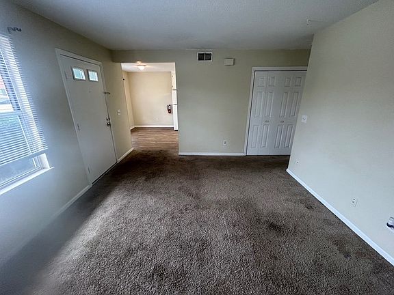 5th image of 925 Glenn St APT 9