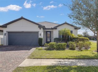 16000 Palmetto Prairie Dr, Alva, FL 33920