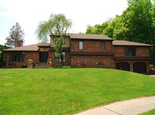 15 Hover Dr, Mount Arlington, NJ 07856
