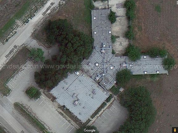 3rd image of 1400 Houston St
