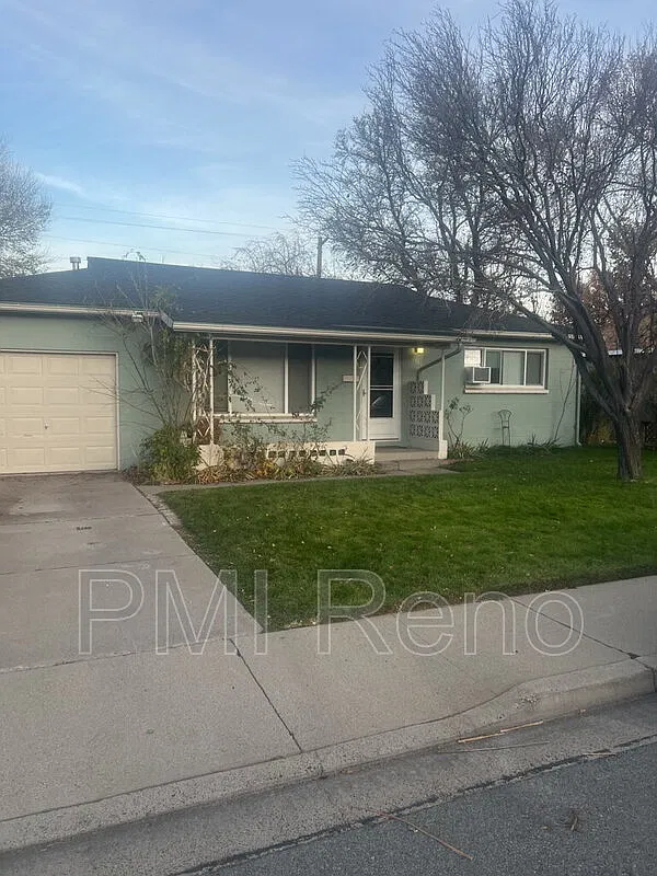 2 bed, 1.0 bath, 901 sqft, $1,800 — Photo 1