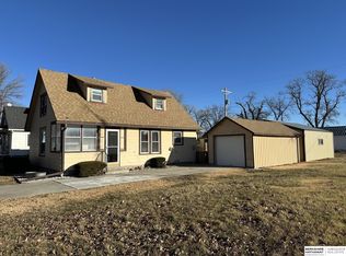 304 N Myrtle St, Hooper, NE 68031