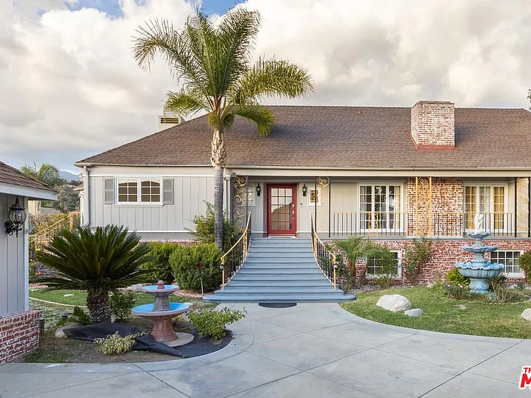 915 Edie Dr — Photo 4