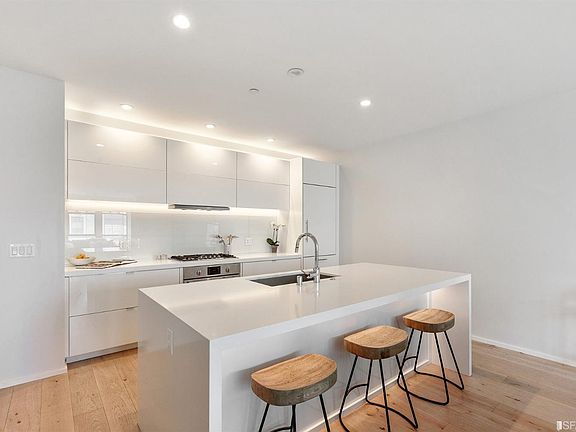 4th image of 310 Carolina St #302