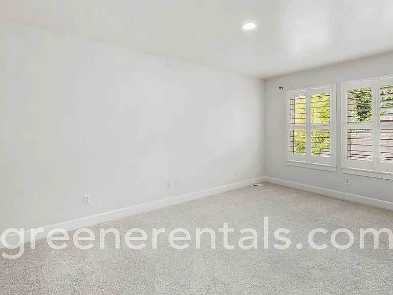 9016 Merrill Ct NE — Photo 21