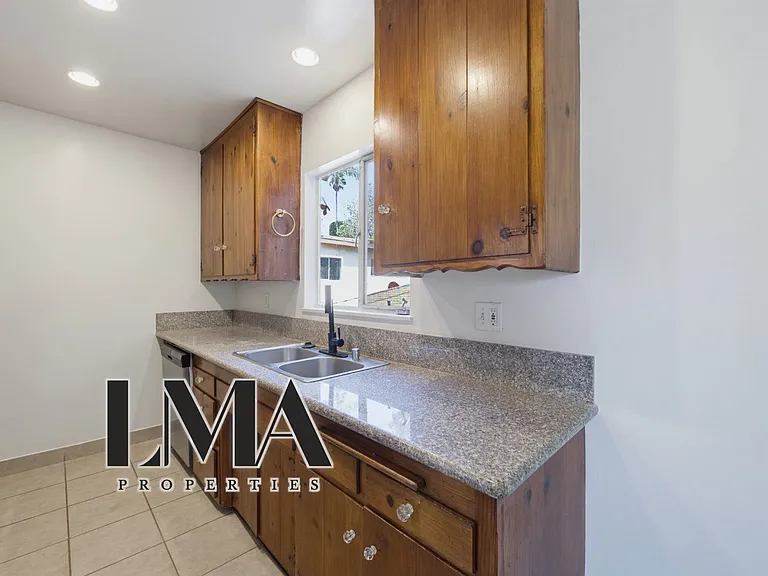 1453 Butler Ave #3 — Photo 6
