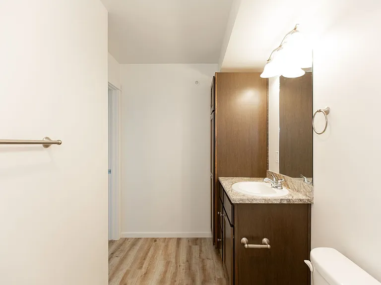 Cottonwood Corner Apartments — Photo 29