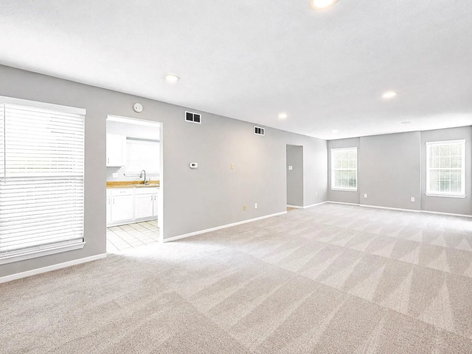 3 bed, 2.5 bath, 1732 sqft, $1,450 — Photo 2
