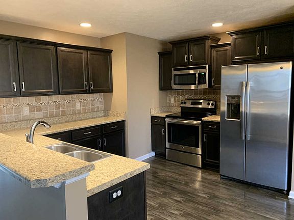 5th image of 564 Falkland Cir