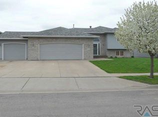 5708 S Mandy Ave, Sioux Falls, SD 57106