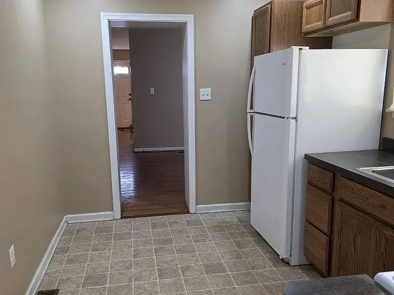428 S Jackson St — Photo 7