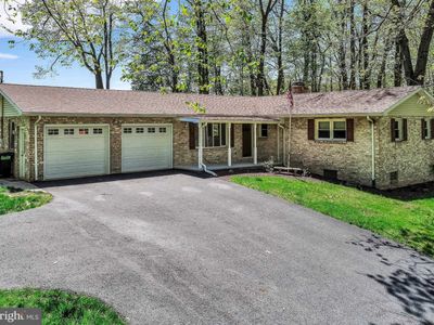 6105 Eyster Ave, Spring Grove, PA, 17362