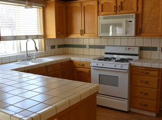 3011 W Loyola Ct, Visalia, CA 93277