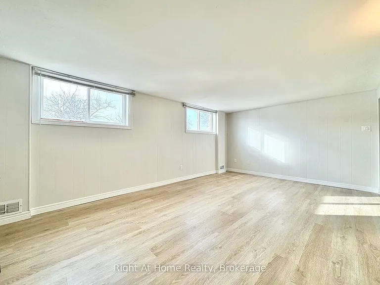 221 1st Rd E — Photo 17