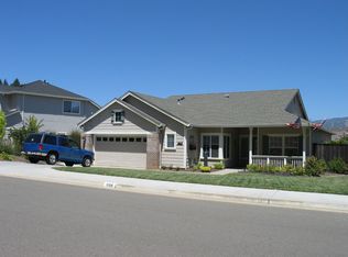 1108 Ranch House Dr, Cloverdale, CA 95425