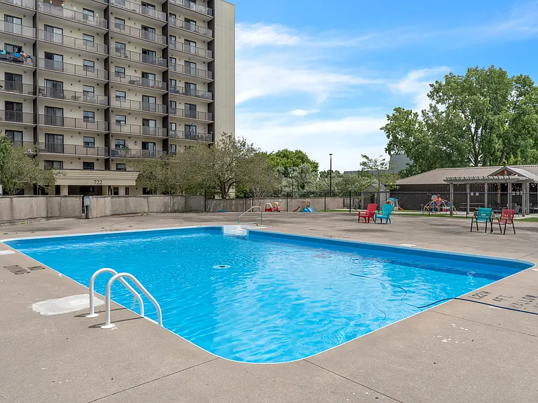 722 John Counter Blvd — Photo 8
